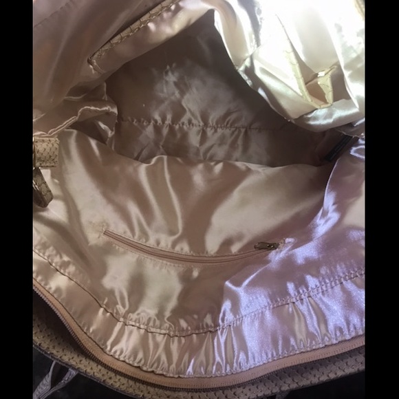 SNAKESKIN nude handbag with gold chain detail - Picture 5 of 6